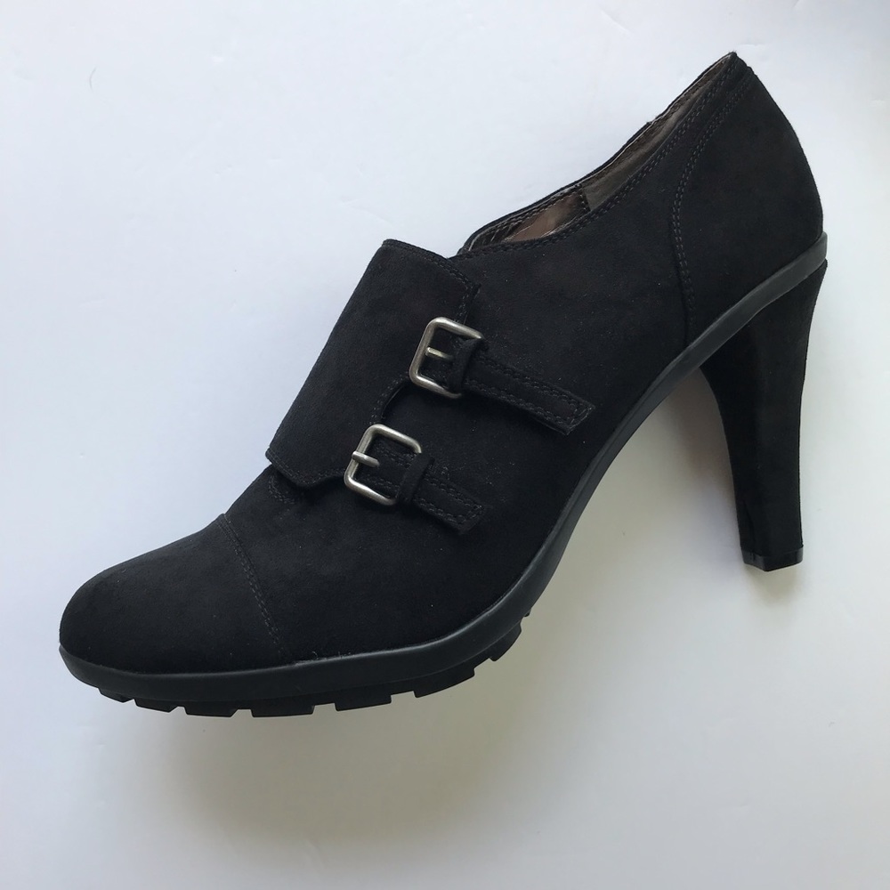 Tahari Vegan Suede Bootie Heels Size 10 Medium Like New